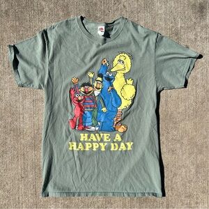 Sesame Street Hanes T-Shirt Medium Green Short Sleeve Have A Happy Day Elmo